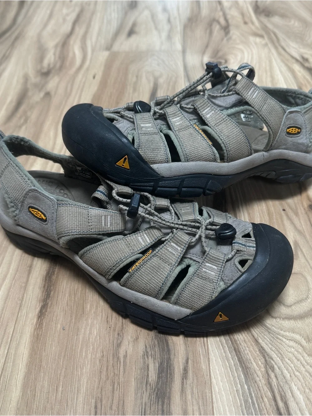 Keen Men's Newport H2 Tan Waterproof Sport Sandals Leather Outdoor Hiking Size 9